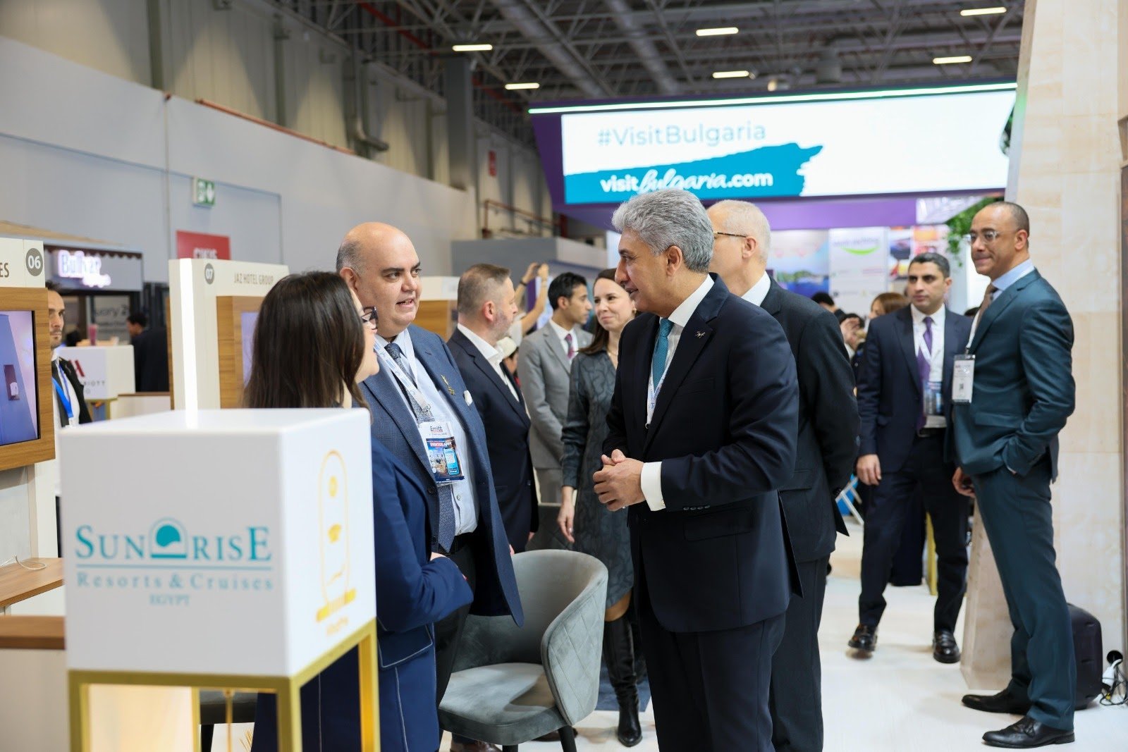 وزير السياحة شريف فتحي والوفد المصري في معرض EMITT السياحي بتركيا