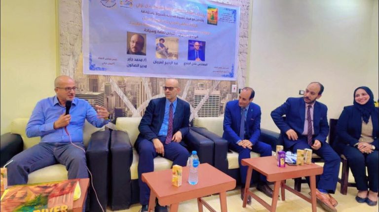الرحالة الأردني عبد الرحيم العرجان مع محافظ أسيوط اللواء هشام أبو النصر