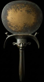 القطع الأثرية المختارة في متاحف الآثار لليوم العالمي للمرأة وعيد الأم