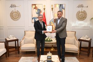 وزير السياحة والآثار يلتقي محافظ جنوب سيناء