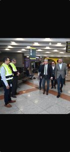 وزير السياحة والآثار يصل إلى شرم الشيخ