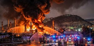 حريق مصفاة حيفا, إسرائيل, إيران, حزب الله, هجوم صاروخي, أمن إقليمي, بنية تحتية