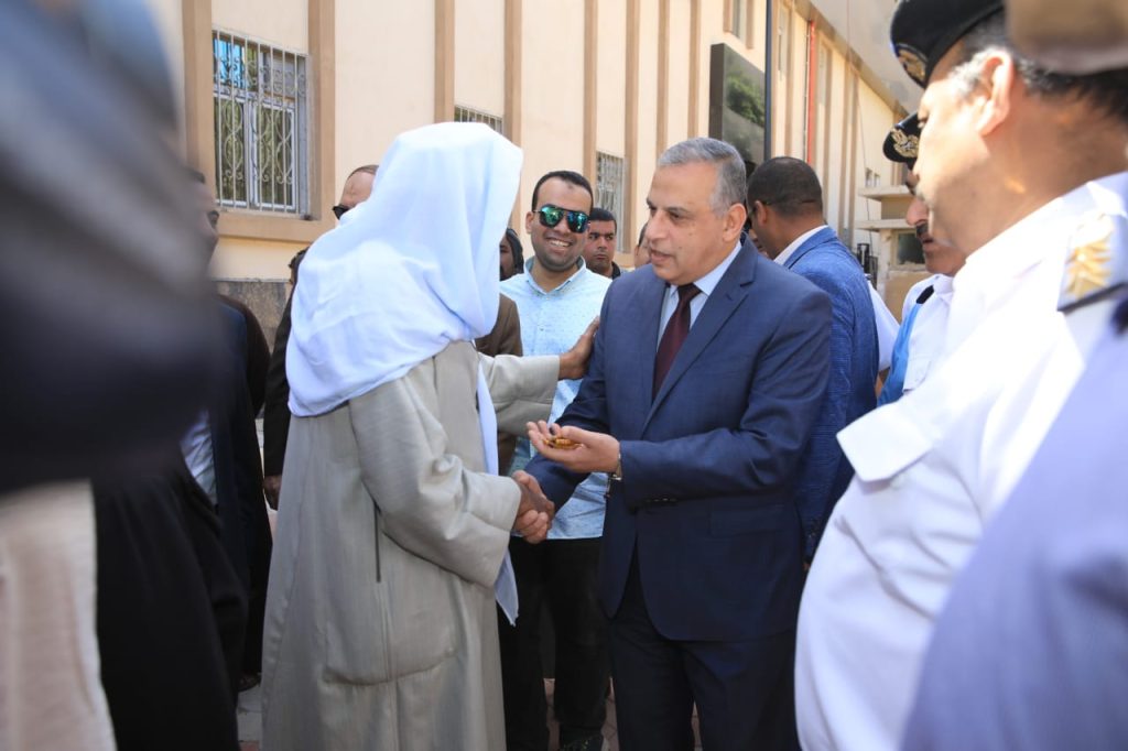 محافظ سوهاج يتفقد سوق مدينة ناصر الحضري الجديد