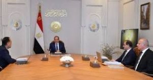 الرئيس السيسي خلال اجتماع مع رئيس الوزراء ووزير المالية