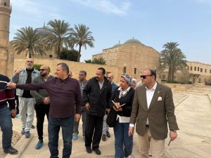 وفد من وزارة السياحة والآثار يتفقد معالم قلعة صلاح الدين الأيوبي.