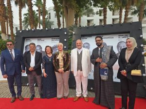 مجموعة من المكرمين والفنانين المشاركين في فعاليات مهرجان الأقصر السينمائي الإفريقي