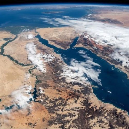 صور الأقمار الصناعية ترصد تدفق السحب والأمطار على جنوب الصعيد والبحر الأحمر