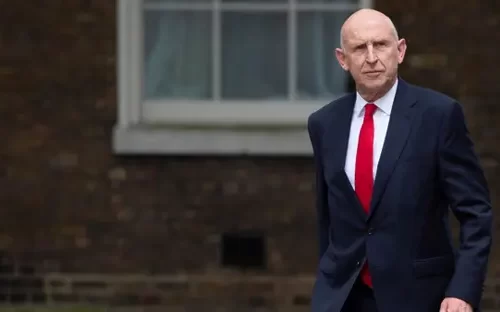 مخططون عسكريون من أكثر من 30 دولة يجتمعون في لندن لوضع مهمة مشتركة لإعادة فتح مضيق هرمز