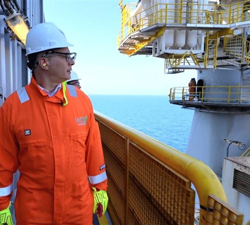 خطة وزارة البترول والثروة المعدنية بقيادة المهندس كريم بدوي لزيادة إنتاج البترول والغاز وجذب الاستثمارات البترولية