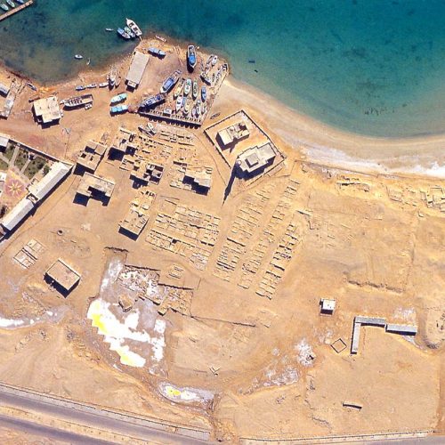 منظر تخيلي يجسد روعة ميناء الطور القديم في سيناء