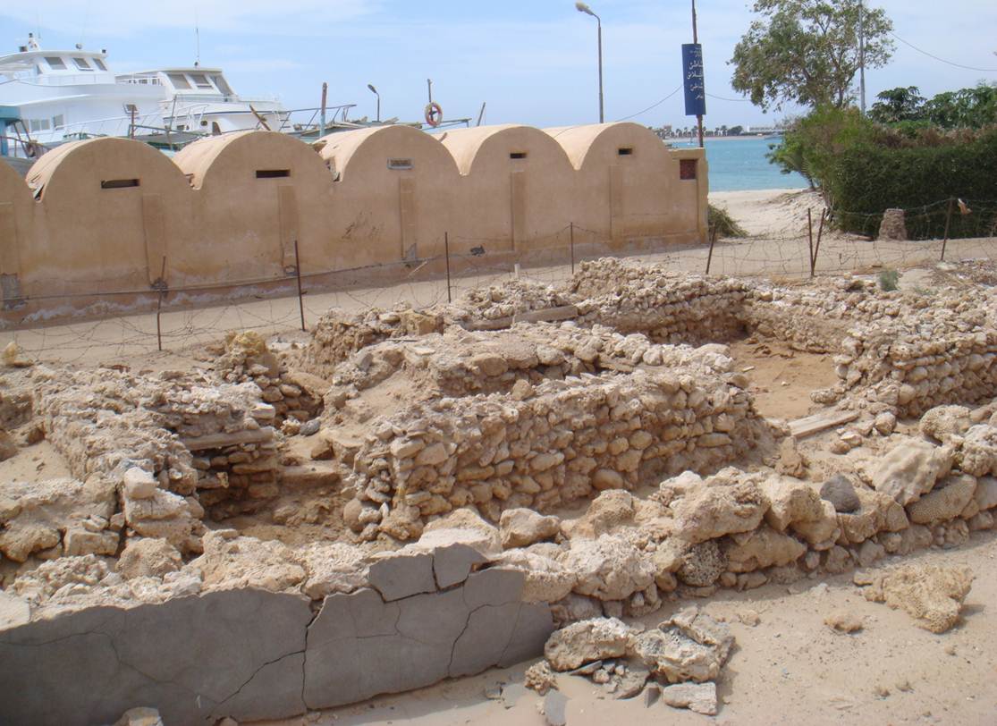 منظر تخيلي يجسد روعة ميناء الطور القديم في سيناء