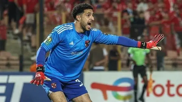 مصطفى شوبير يحرس مرمى الأهلى أمام سموحة في دوري نايل