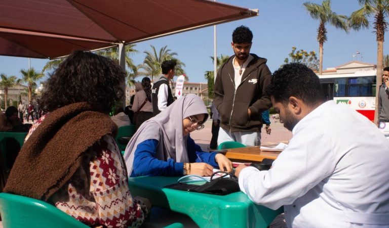 الجندي المجهول… الاتحاد المصري لطلبة كلية الصيدلة بجامعة حورس (HUE-EPSF) يقود حملة التبرع بالدم ويصنع الأمل بصمت