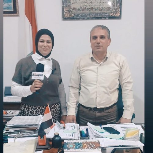 رئيس مركز ومدينة الزقازيق شعبان أبو الفتوح يستمع لشكاوى المواطنين داخل مكتبه