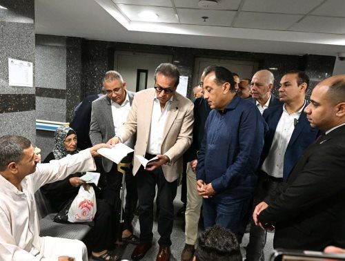 صورة من جولة حكومية في الجيزة