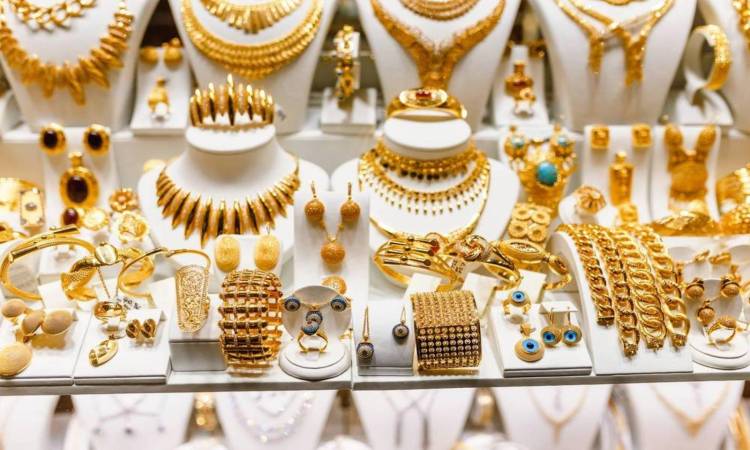 تراجع جديد في أسعار الذهب اليوم السبت.. عيار 21 يسجل 6815 جنيهًا
