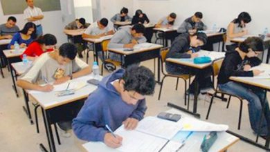 طلاب الثانوية العامة يستعدون لدخول اللجان لأداء امتحانات نهاية العام 2026