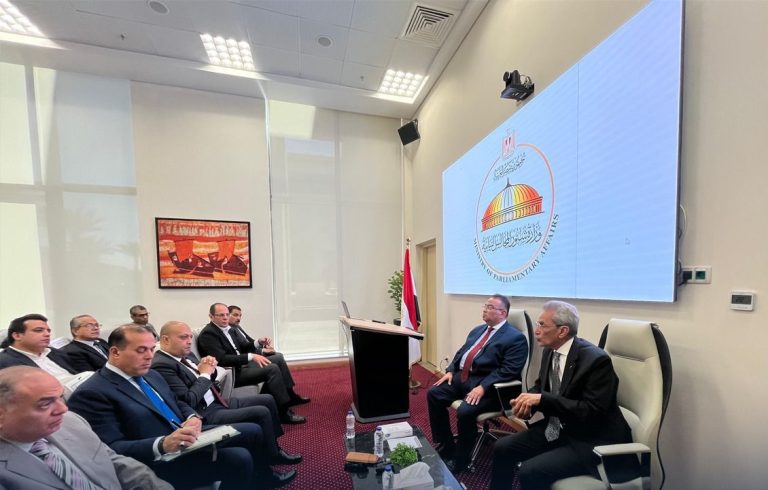 المستشار هاني حنا وزير شئون المجالس النيابية