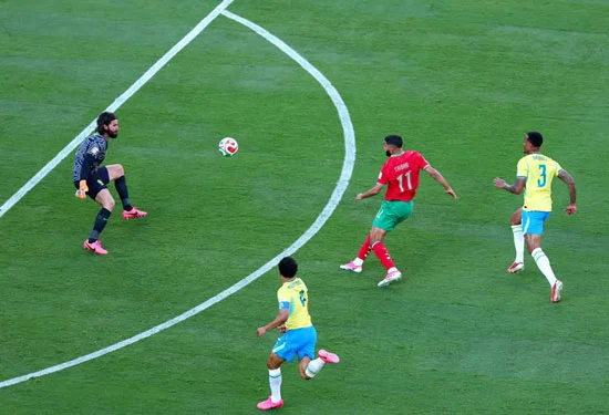 الصحف المغربية تحتفي بتعادل منتخب المغرب ضد البرازيل التاريخي
