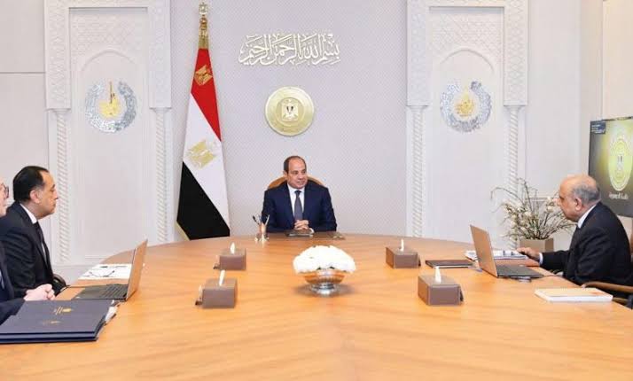 الرئيس السيسي يجتمع مع وزير الكهرباء لاستعراض مشروعات تدعيم الشبكة القومية للكهرباء