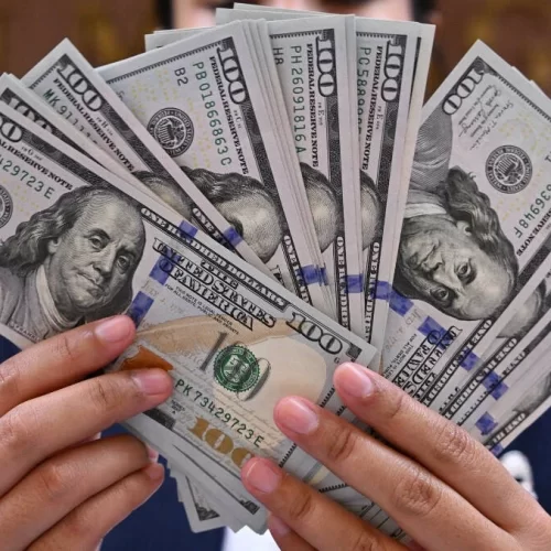 سعر الدولار اليوم أمام الجنيه المصري في البنوك الرسمية