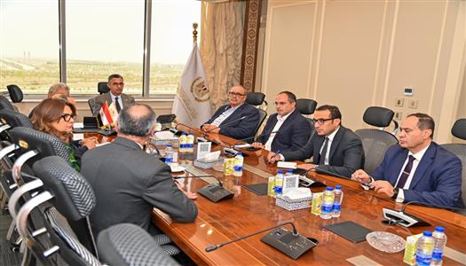 وزير التموين يناقش دور الشركة القابضة للصناعات الغذائية في تأمين السلع