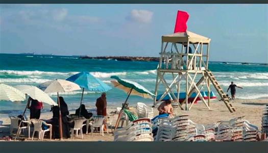 ارتفاع الأمواج والتيارات المائية في شواطئ شمال سيناء بحسب مديرية الشباب والرياضة