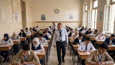 طلاب يؤدون امتحانات الثانوية العامة داخل اللجان المدرسية
