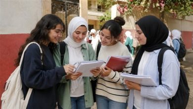 فرحة طلاب شعبة علمي علوم عقب الانتهاء من امتحان الأحياء