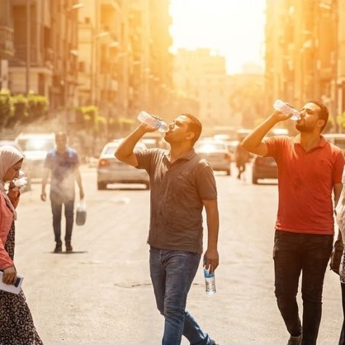 ذروة الموجة شديدة الحرارة اليوم وتحذيرات الأرصاد الجوية في مصر