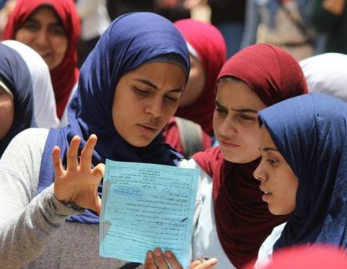 انطباعات وآراء طلاب الشعبة الأدبية عقب انتهاء امتحان التاريخ للثانوية العامة الصادر عن وزارة التربية والتعليم والمطابق لمعايير النماذج الاسترشادية والمواصفة الفنية للامتحان