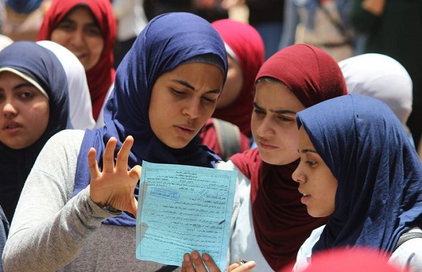 انطباعات وآراء طلاب الشعبة الأدبية عقب انتهاء امتحان التاريخ للثانوية العامة الصادر عن وزارة التربية والتعليم والمطابق لمعايير النماذج الاسترشادية والمواصفة الفنية للامتحان