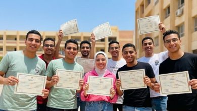 طلاب من أوائل الثانوية العامة يحتفلون بالتفوق الدراسي لعام 2026 تنسيق الجامعات 2026