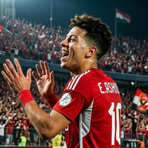 إمام عاشور بقميص النادي الأهلي خلال مباراة رسمية