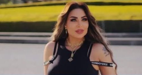 صورة توضيحية للمنتجة سارة خليفة