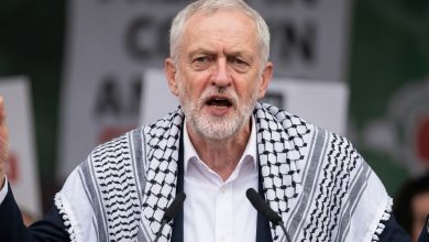 جيرمي كوربن يرتدي الكوفية الفلسطينية ويتحدث عن الاحتلال