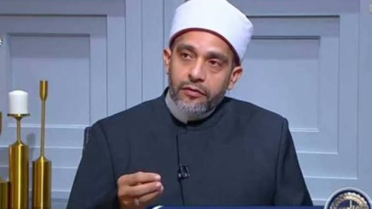 أمين الفتوى يوضح حكم صلاة المغرب بنية العشاء