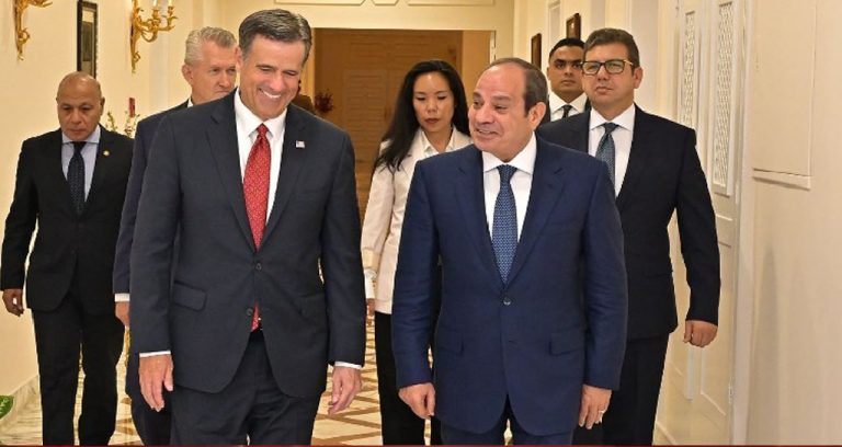 7 رسائل مهمة من لقاء السيسي ومدير الاستخبارات الأمريكية