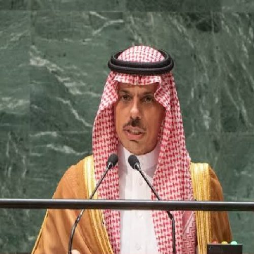 وزير الخارجية السعودي فيصل بن فرحان يؤكد العمل على سلام شامل وعادل