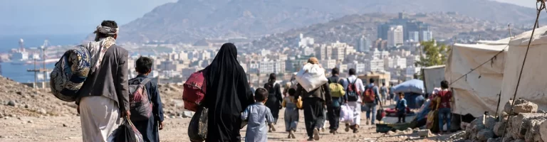 نزوح 76 ألف شخص في اليمن منذ يوليو مع تصاعد القتال