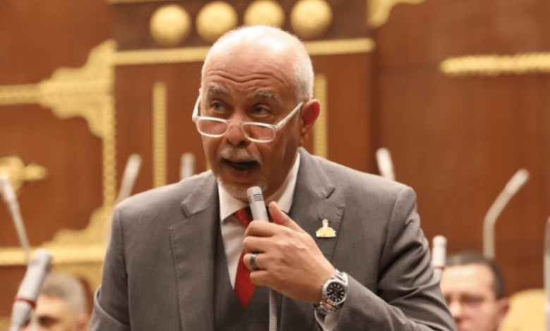 النائب حازم الجندي يدعو لإعادة تشغيل المصانع المتعثرة