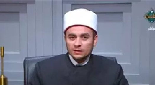 أمين الفتوى يوضح حكم حلف الزوج بالطلاق على ابنه