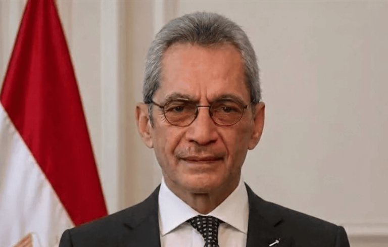 هاني حنا وزير شئون المجالس النيابية يهنئ الرئيس السيسي بذكرى أكتوبر