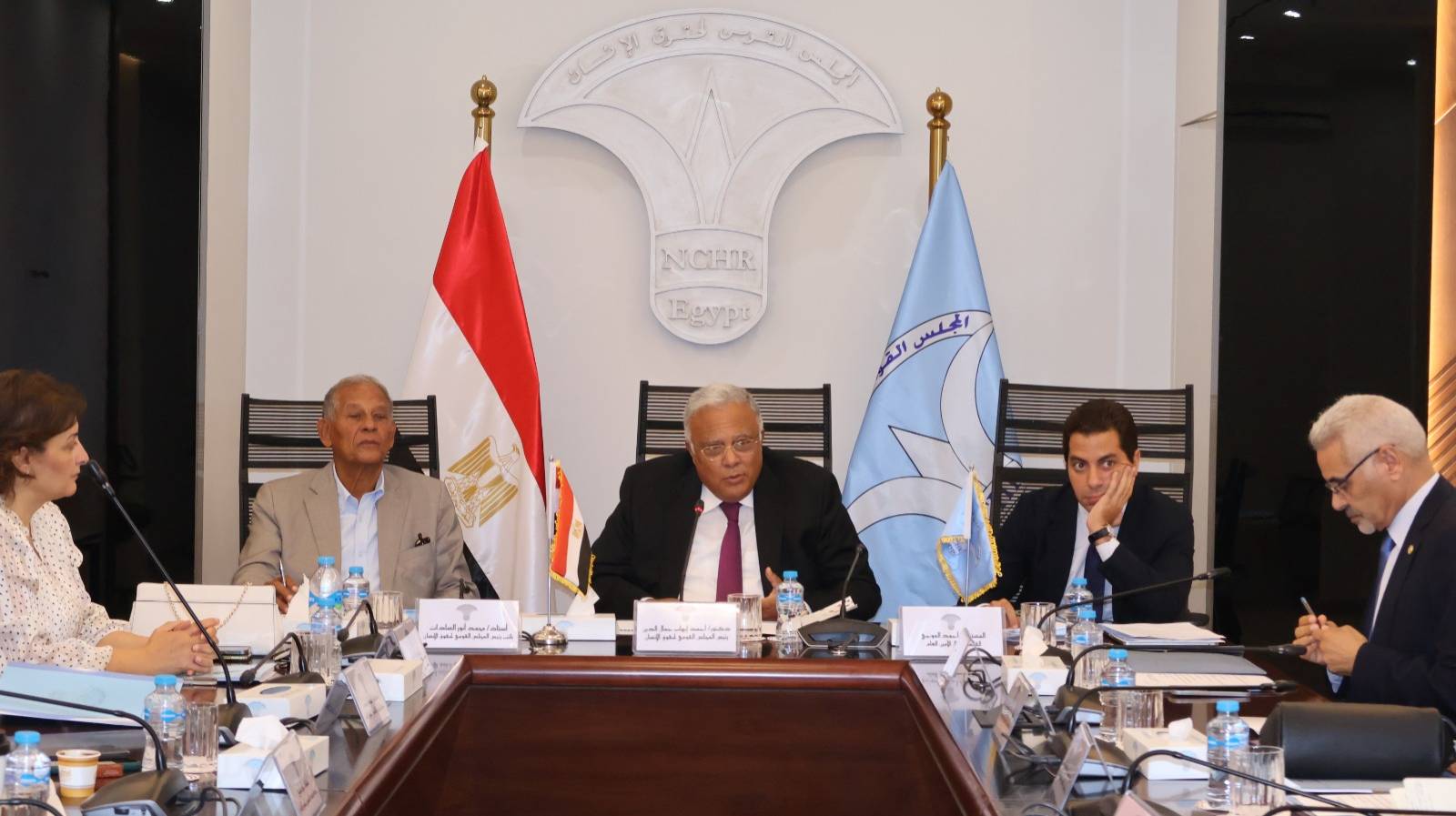 المجلس القومي لحقوق الإنسان يشارك في جلسة استماع بشأن قانون الإدارة المحلية
